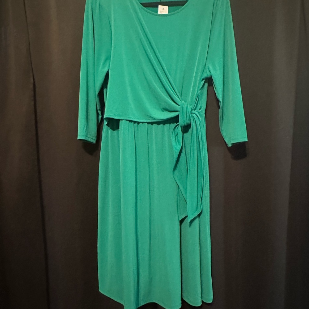 NWT Emerald Green Faux Wrap Dress from Lane Bryant SZ 14/16